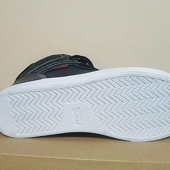 🎉 HOST PICK🎉 NWOT Levis Canvas Sneakers - Picture 7 of 7